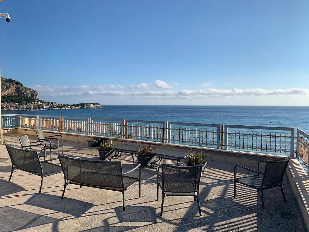 Gasthof Hotel Camera Con Bagno Condiviso Di Fronte Spiaggia Mondello Italien