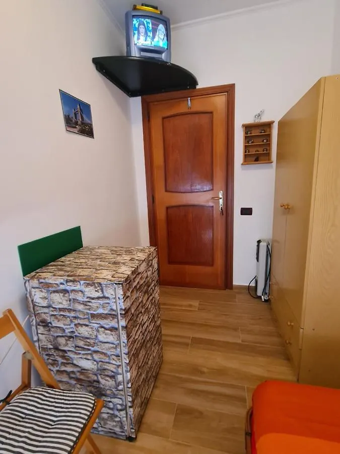 Hotel Camera Con Bagno Condiviso Di Fronte Spiaggia Mondello